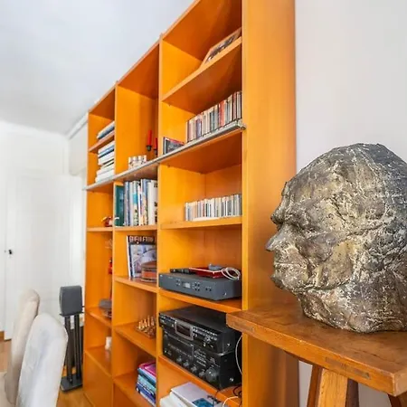 Apartamento Creative Artist's Retreat In *