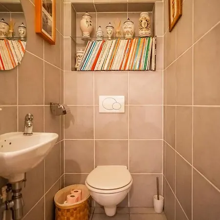Creative Artist's Retreat In Apartamento *