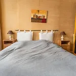 Apartment Creative Artist's Retreat In Paris