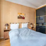 Creative Artist's Retreat In Apartment Paris