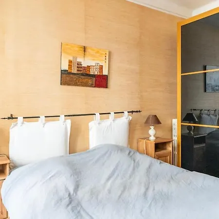 Creative Artist's Retreat In Paris