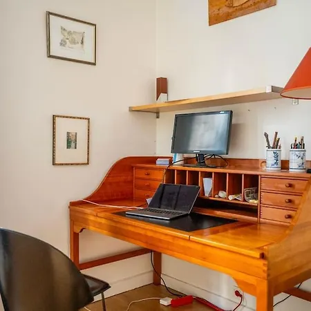 Creative Artist's Retreat In Paris